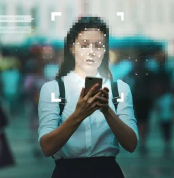 woman-smartphone-privacy-2024 woman-smartphone-privacy-2024